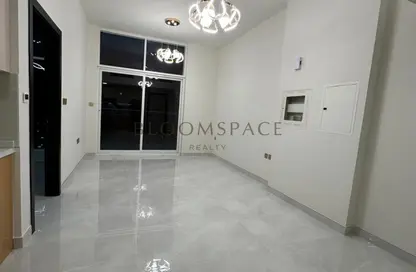 شقة - غرفة نوم - 1 حمام للايجار في سكايز من دانوب - ارجان - دبي