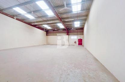 Warehouse - Studio for rent in Phase 2 - Dubai Investment Park (DIP) - Dubai