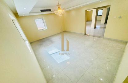 Villa - 4 Bedrooms - 4 Bathrooms for rent in Jumeirah 1 Villas - Jumeirah 1 - Jumeirah - Dubai