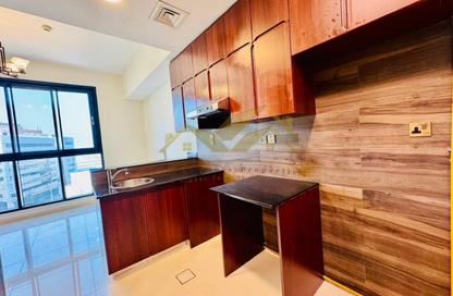 Apartment - Studio - 1 Bathroom for rent in Al Souk Al Kabeer - Bur Dubai - Dubai