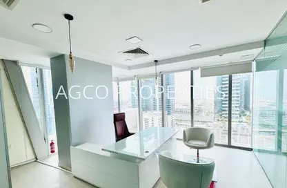 مكتب - استوديو - 1 حمام للايجار في القمة - الخليج التجاري - دبي