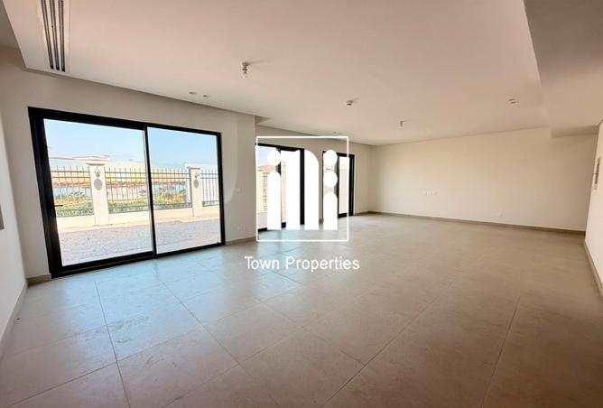 Luxury Living | 3BR + Maid TH | First Residential