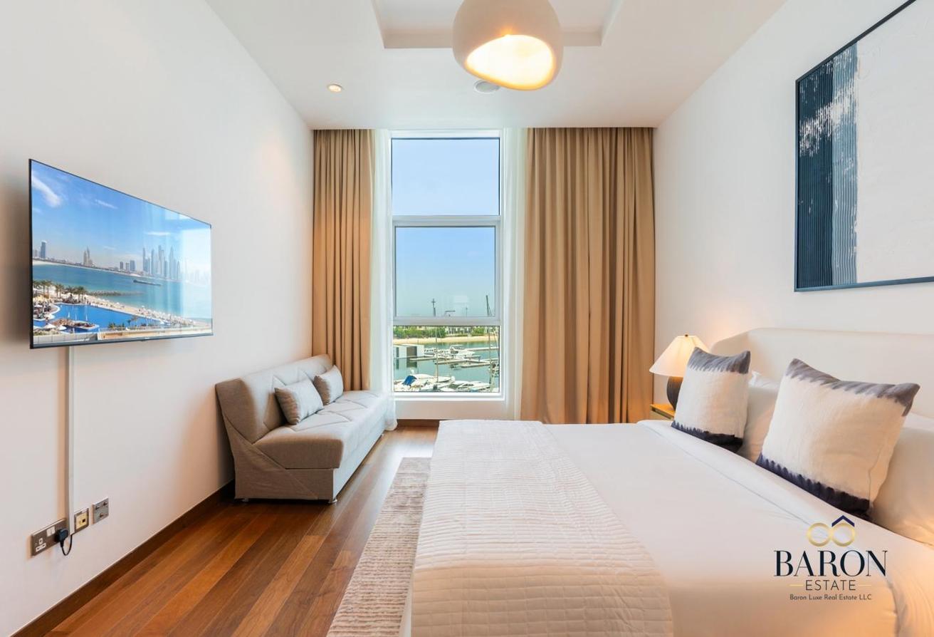 Upgraded | Sea View | Fully Furnished photo 9