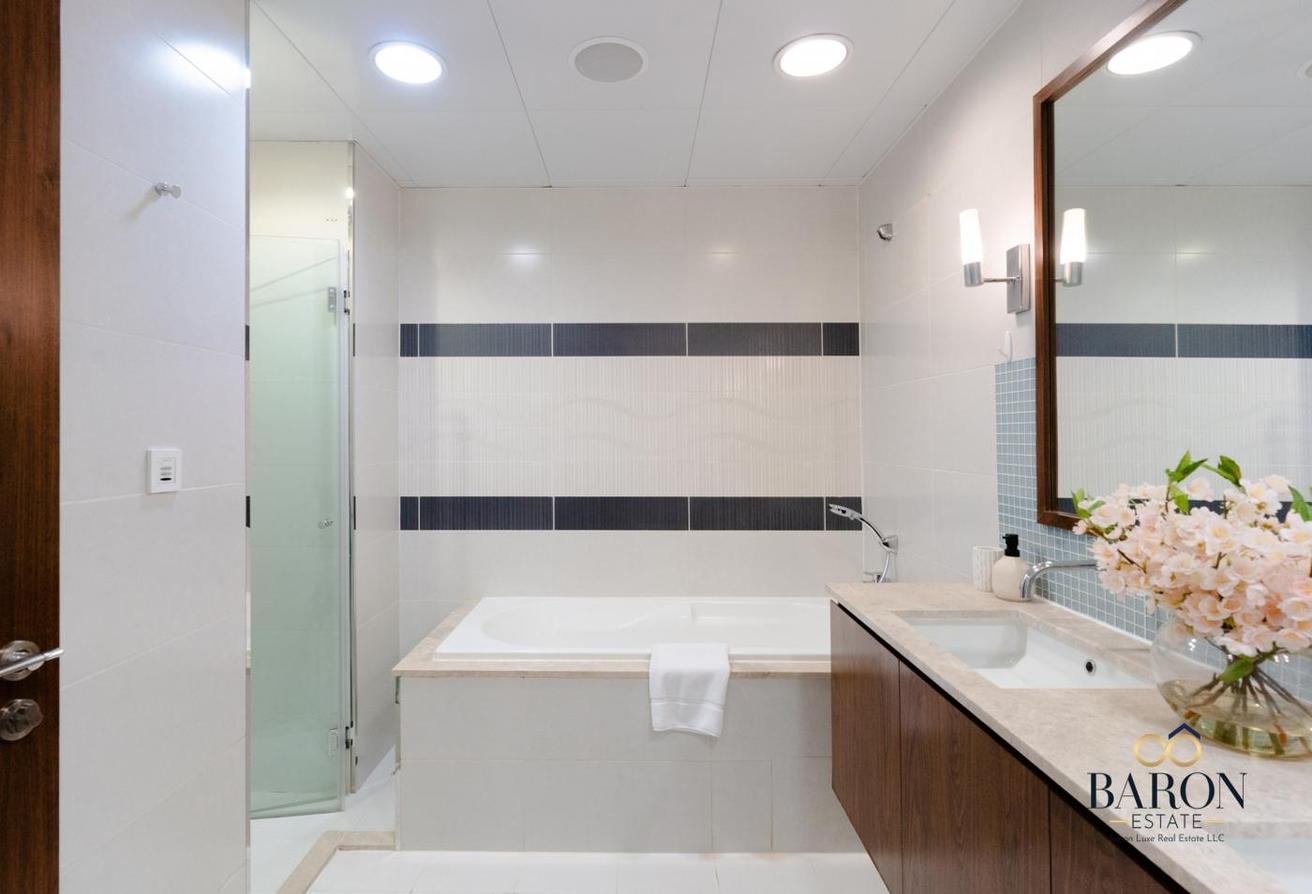 Upgraded | Sea View | Fully Furnished photo 11