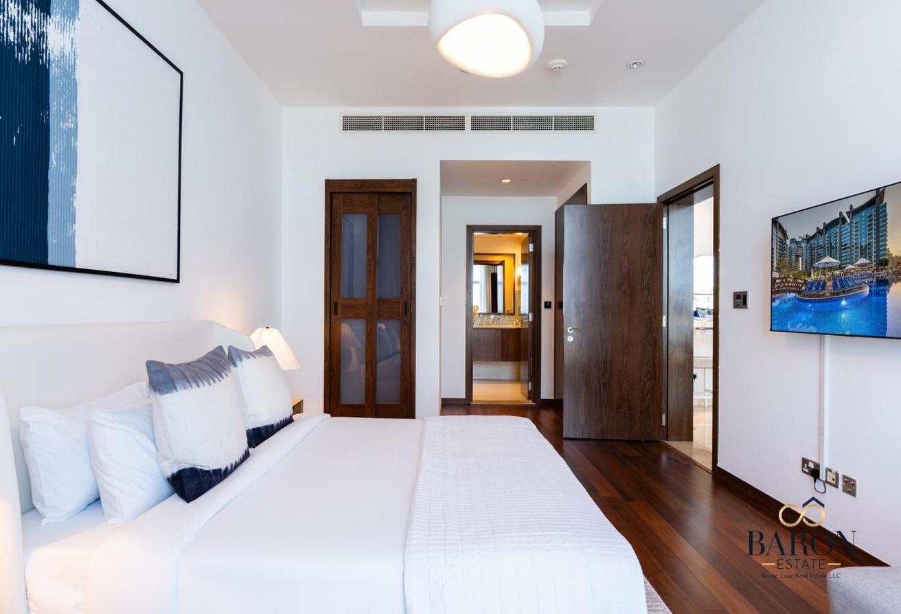 Upgraded | Sea View | Fully Furnished photo 5