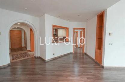 Apartment - 3 Bedrooms - 4 Bathrooms for rent in Al Nabat - Shoreline Apartments - Palm Jumeirah - Dubai