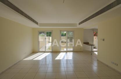 Villa - 3 Bedrooms - 3 Bathrooms for rent in Springs 11 - The Springs - Dubai