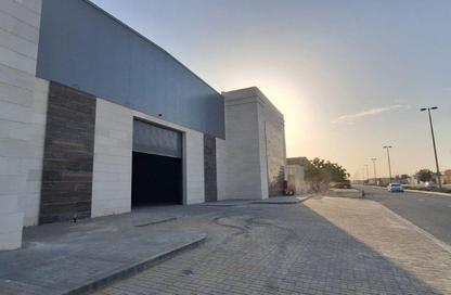 Warehouse - Studio - 1 Bathroom for rent in Al Sajaa - Sharjah