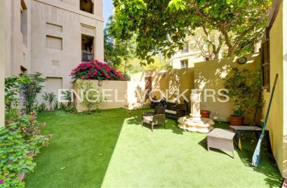 Apartment - 2 Bedrooms - 3 Bathrooms for sale in Yansoon 2 - Yansoon - Old Town - Downtown Dubai - Dubai