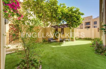 Apartment - 2 Bedrooms - 3 Bathrooms for sale in Yansoon 2 - Yansoon - Old Town - Downtown Dubai - Dubai