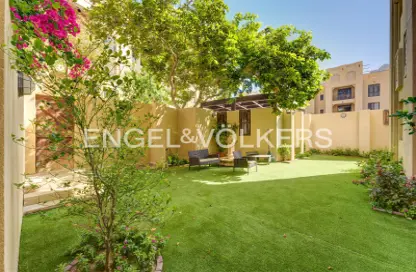 شقة - 2 غرف نوم - 3 حمامات للبيع في ينسون 2 - ينسون - دبي القديمة - وسط مدينة دبي - دبي