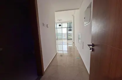 Apartment - 1 Bedroom - 2 Bathrooms for rent in Gate Tower 1 - Musheiref - Ajman