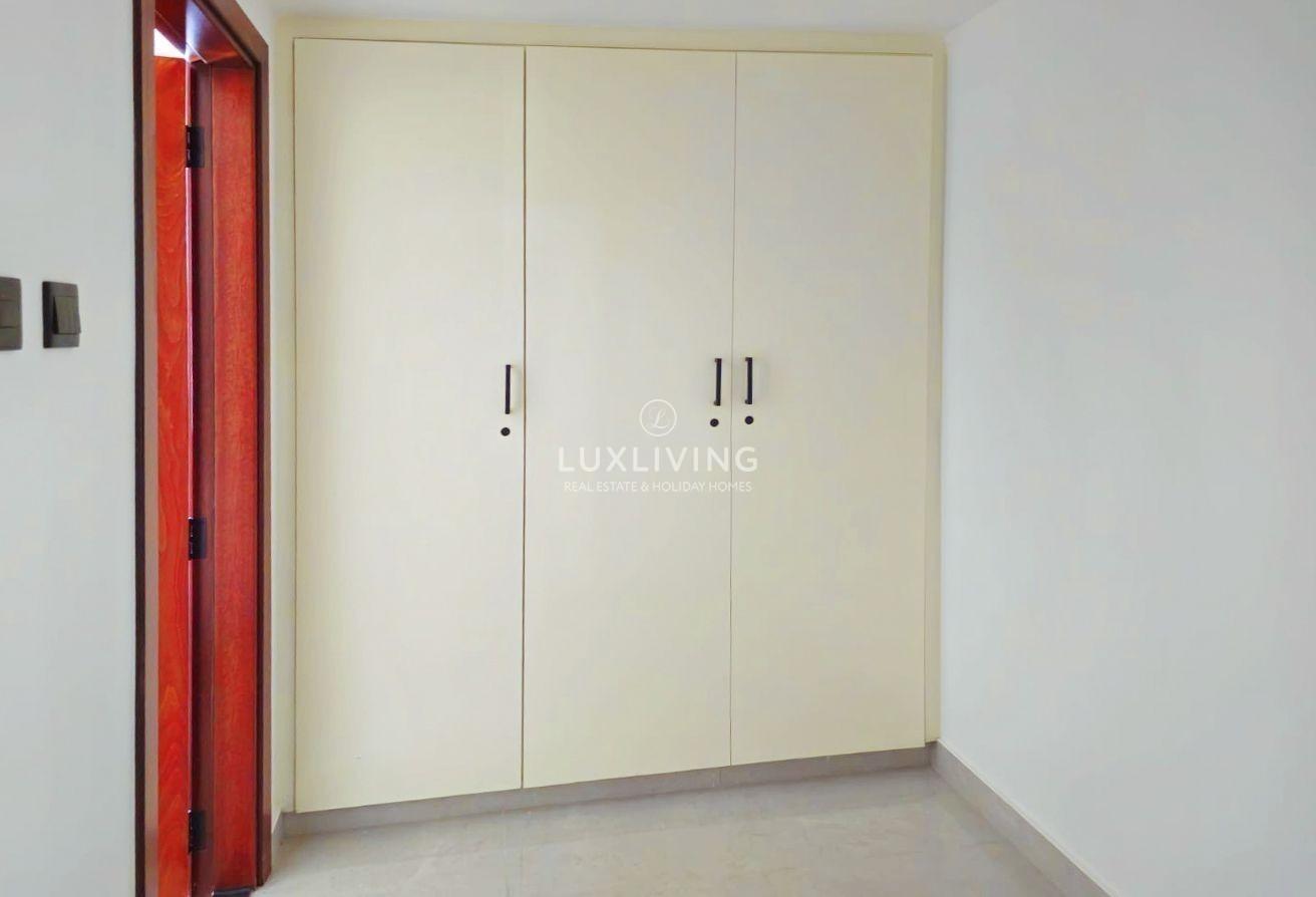 DETACHED | FULLY RENOVATED | BRIGHT 4BR+MAIDS photo 11