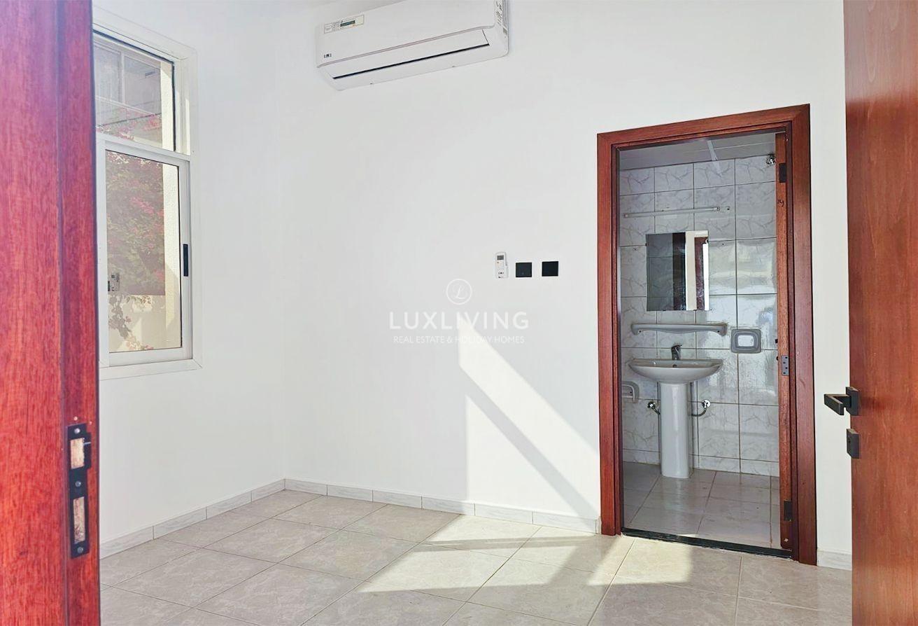 DETACHED | FULLY RENOVATED | BRIGHT 4BR+MAIDS photo 13