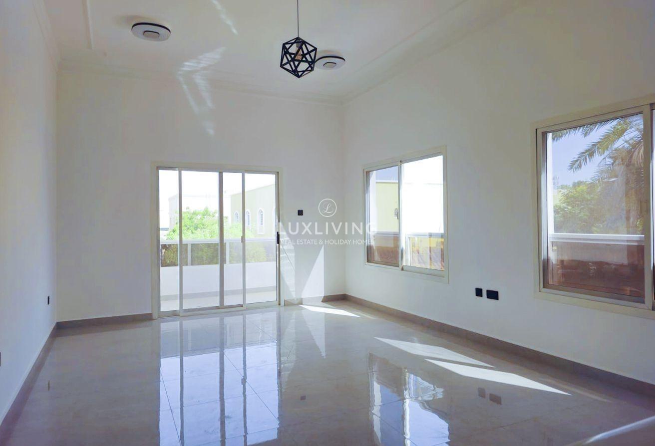 DETACHED | FULLY RENOVATED | BRIGHT 4BR+MAIDS photo 10