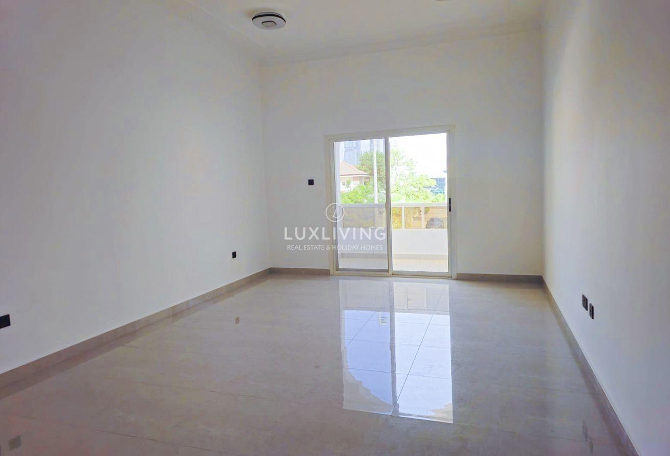 DETACHED | FULLY RENOVATED | BRIGHT 4BR+MAIDS photo 12
