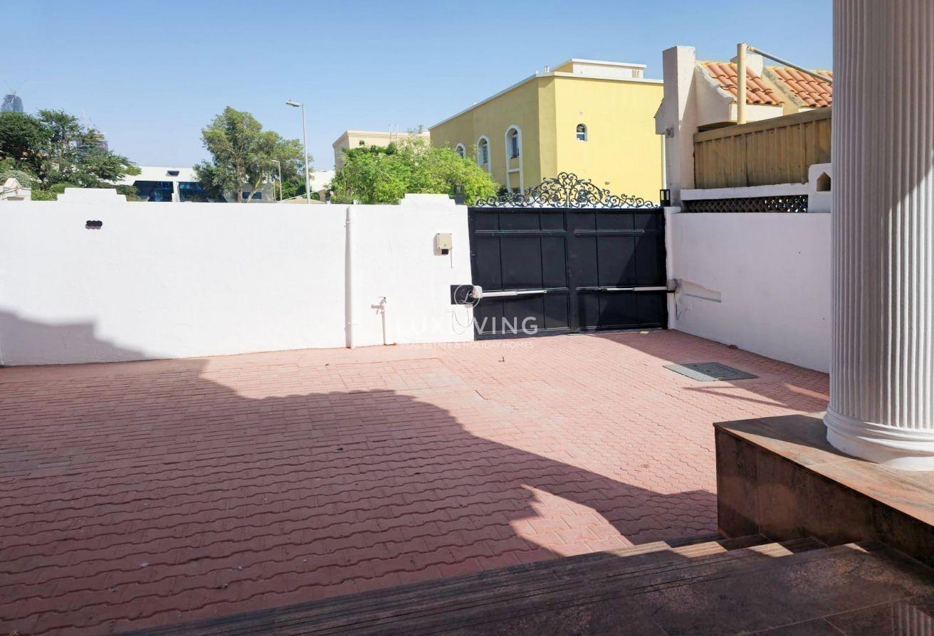 DETACHED | FULLY RENOVATED | BRIGHT 4BR+MAIDS photo 20