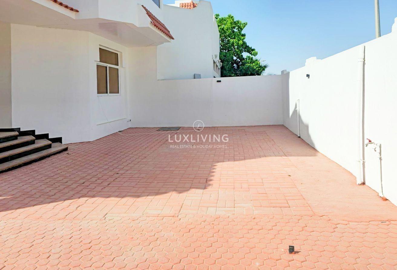 DETACHED | FULLY RENOVATED | BRIGHT 4BR+MAIDS photo 19