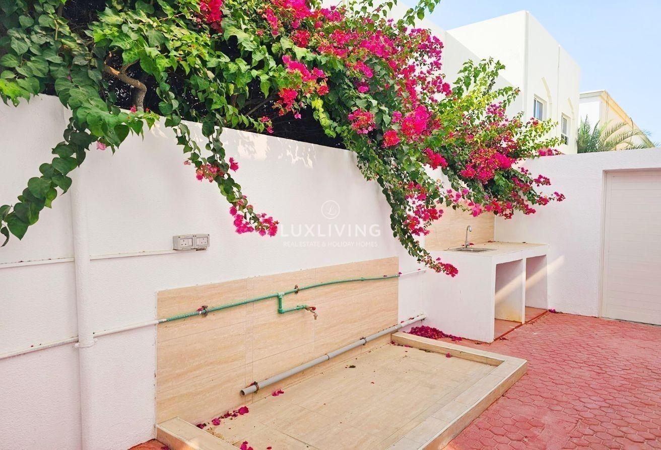 DETACHED | FULLY RENOVATED | BRIGHT 4BR+MAIDS photo 22