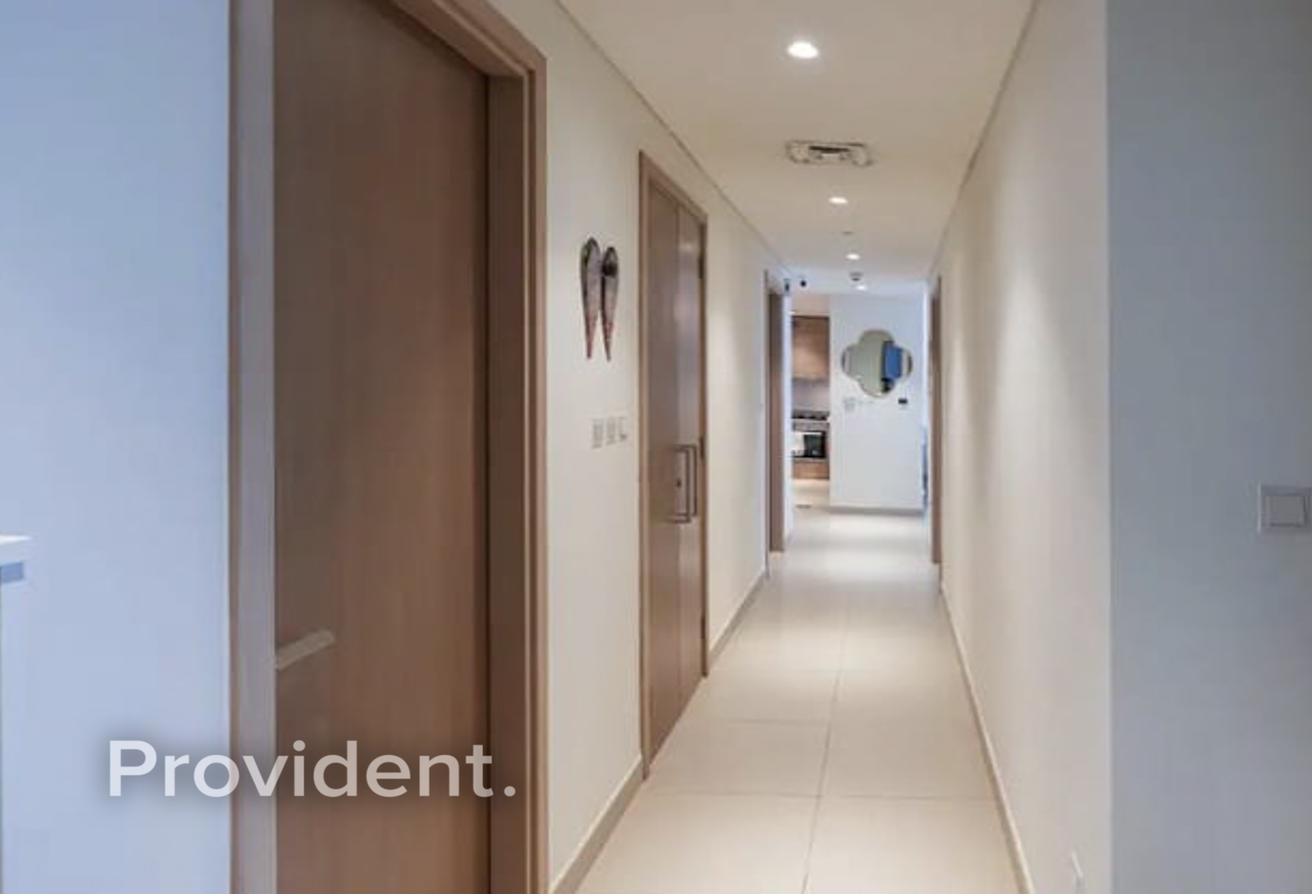 High Floor | Bright | Spacious | Vacant Soon photo 6