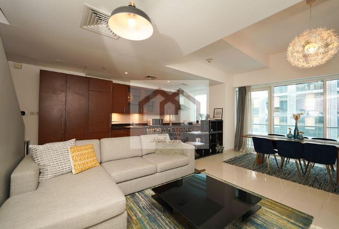 TURNKEY DUPLEX | UPGRADED INTERIORS | VACANT