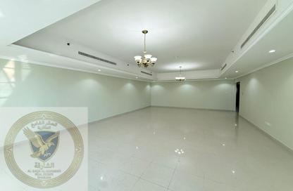 Apartment - 4 Bedrooms - 5 Bathrooms for rent in Al Khan Corniche - Al Khan - Sharjah