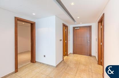 Apartment - 2 - 2 for sale in Marina Residences 1 - Marina Residences - Palm Jumeirah - Dubai