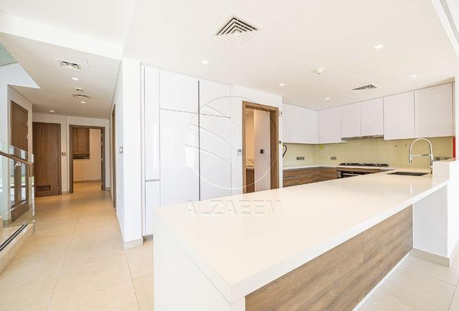 62078327 - Property Image 3