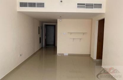 Apartment - 1 Bedroom - 2 Bathrooms for rent in Muwaileh 29 Building - Muwaileh - Sharjah