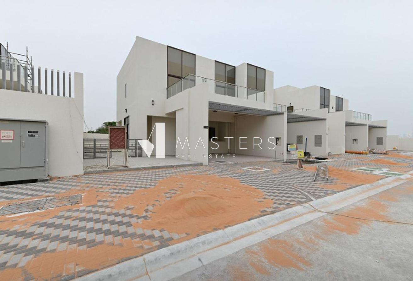 Vacant | Spacious 4BR | Gated Community photo 4