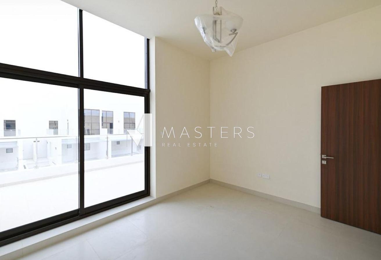 Vacant | Spacious 4BR | Gated Community photo 6