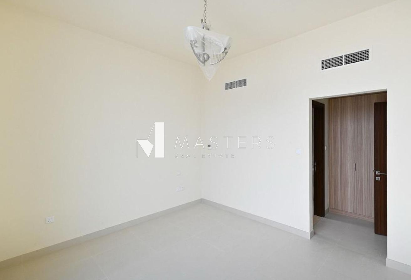 Vacant | Spacious 4BR | Gated Community photo 8