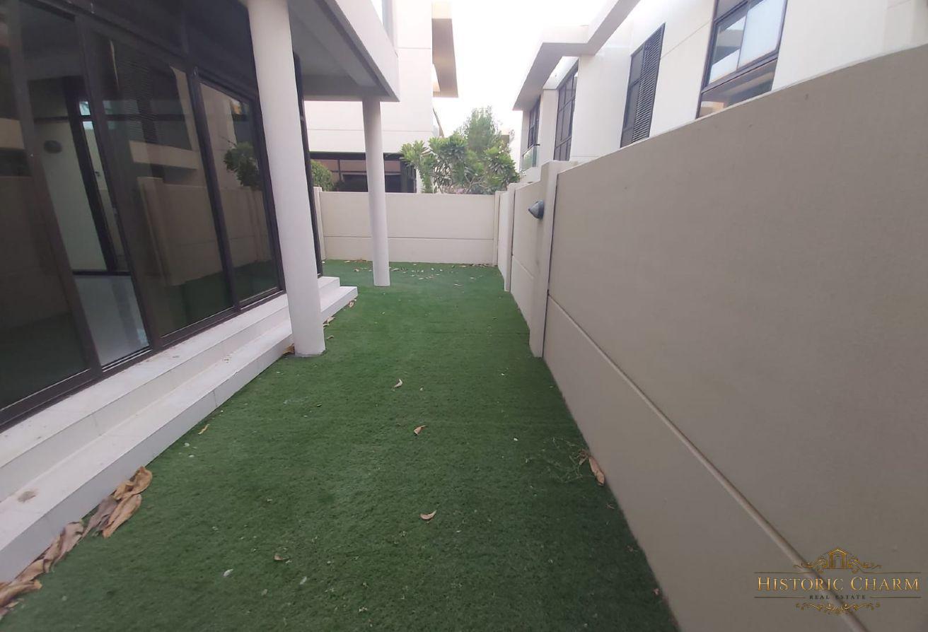 3 BR Villa in Damac Hills with Private Garden photo 5