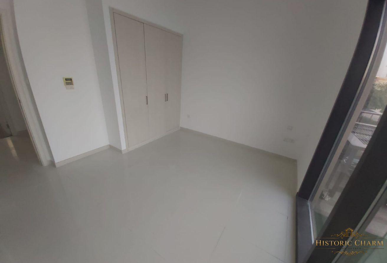 3 BR Villa in Damac Hills with Private Garden photo 10