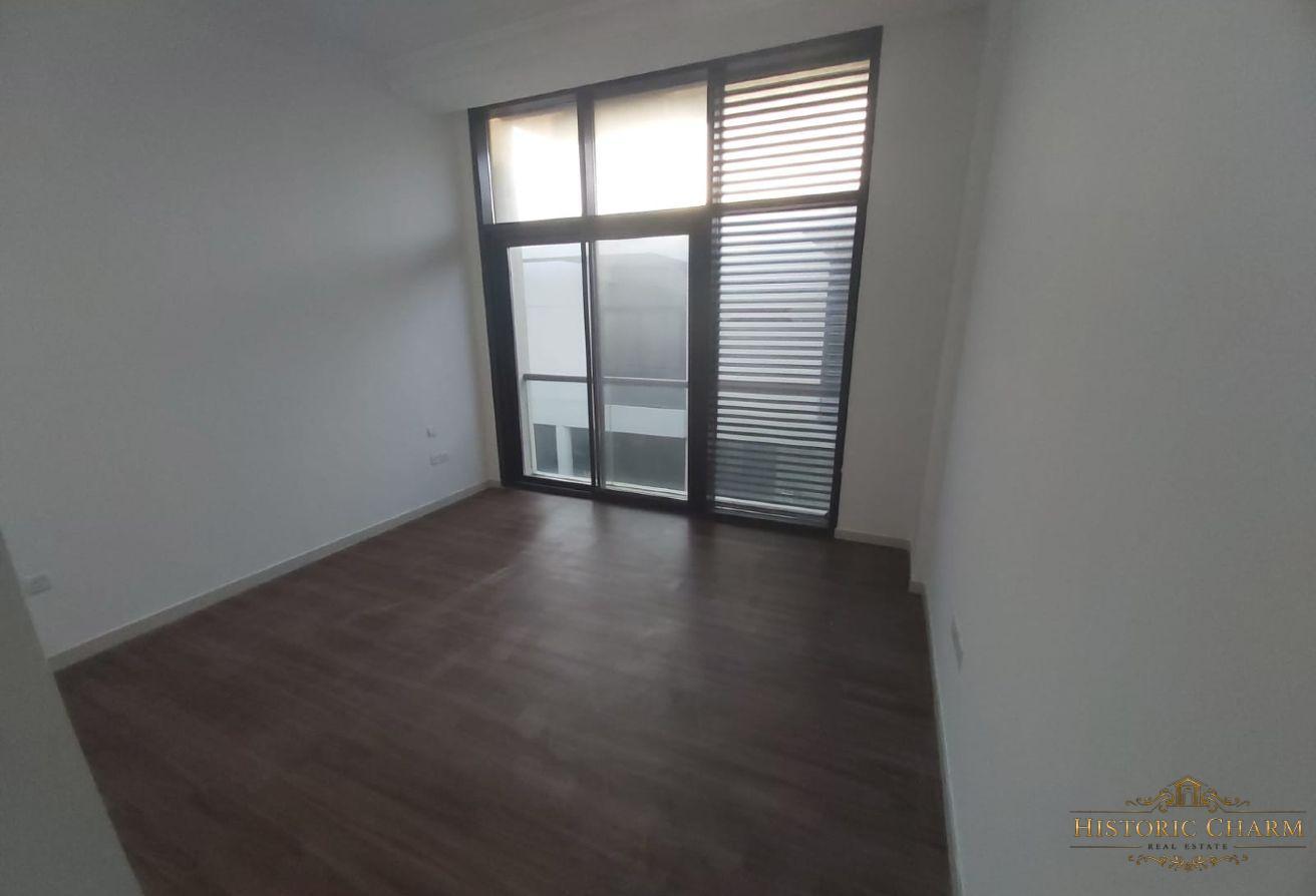 3 BR Villa in Damac Hills with Private Garden photo 9