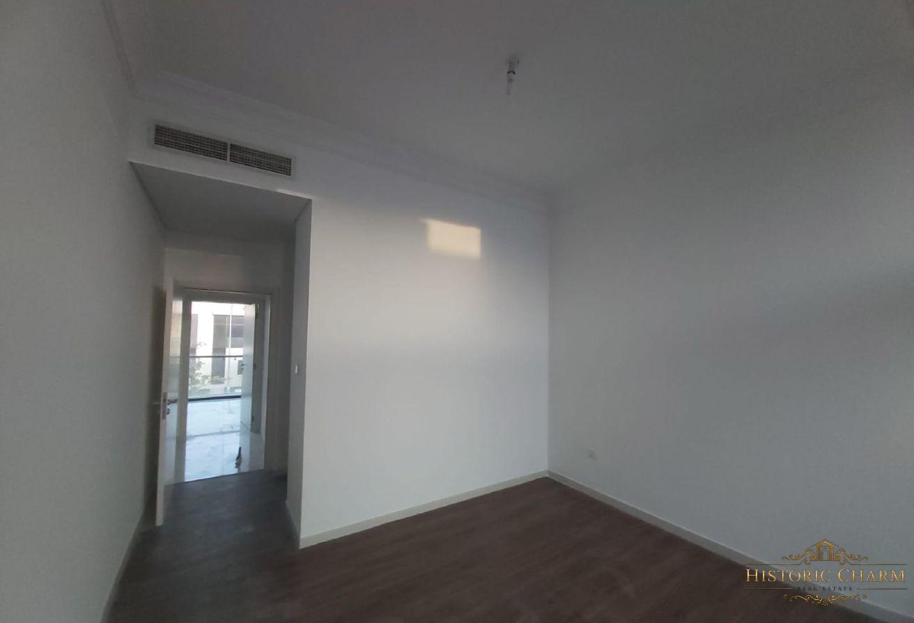 3 BR Villa in Damac Hills with Private Garden photo 8