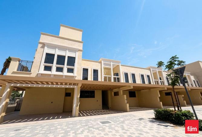101718111 - Property Main Image