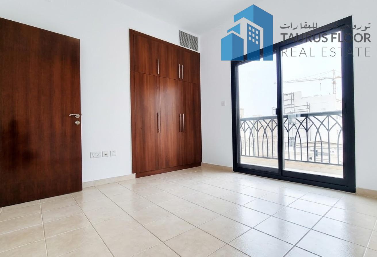 Unfurnished 4 Bed || Maid Room || Private Garden photo 4