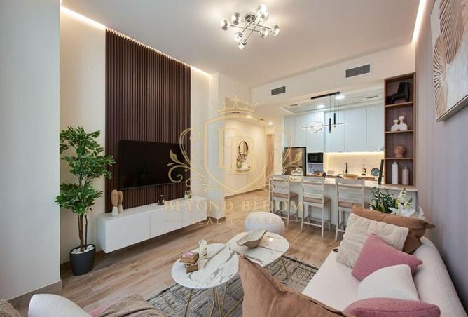 Close to Circle Mall | Luxury Unit| High Floor