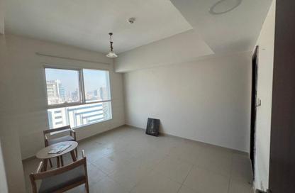Apartment - 2 Bedrooms - 3 Bathrooms for rent in Palm Tower 1 - Palm Towers - Al Majaz - Sharjah