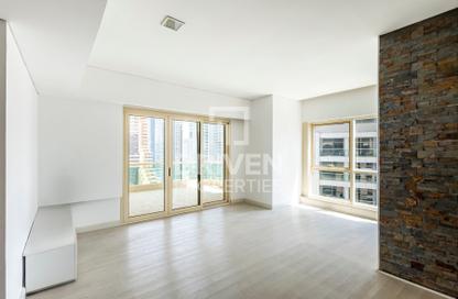 Apartment - 2 Bedrooms - 2 Bathrooms for rent in The Royal Oceanic - Dubai Marina - Dubai