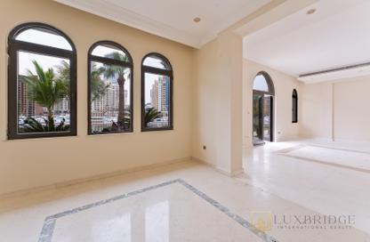 Villa - 6 Bedrooms - 7 Bathrooms for rent in Signature Villas Frond A - Signature Villas - Palm Jumeirah - Dubai
