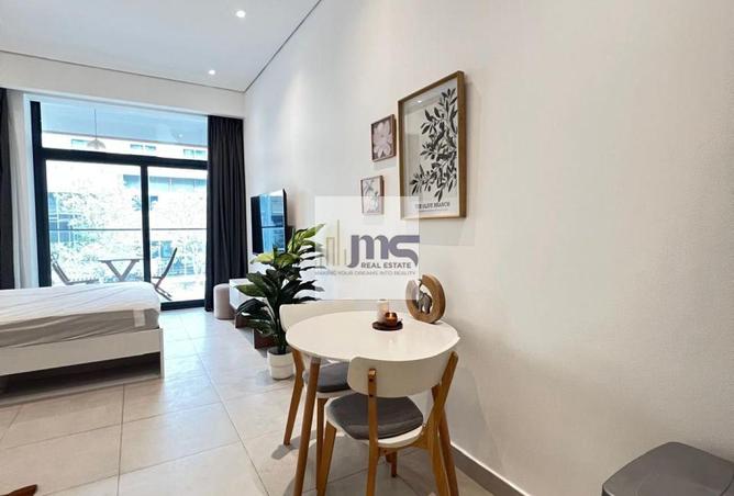 Vacant Now / Fully New Furnished / Ready to Move photo 3