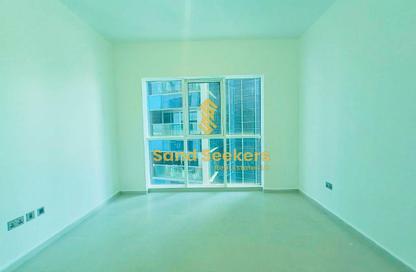 Apartment - 2 Bedrooms - 3 Bathrooms for rent in Al Reef Tower - Corniche Road - Abu Dhabi