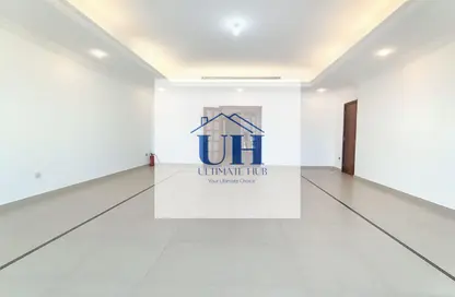 Apartment - 3 Bedrooms - 4 Bathrooms for rent in Al Mina - Abu Dhabi
