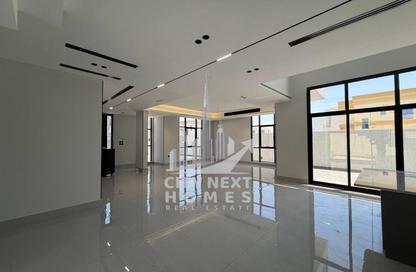 Villa - 4 Bedrooms - 6 Bathrooms for rent in Al Aweer 1 - Al Aweer - Dubai
