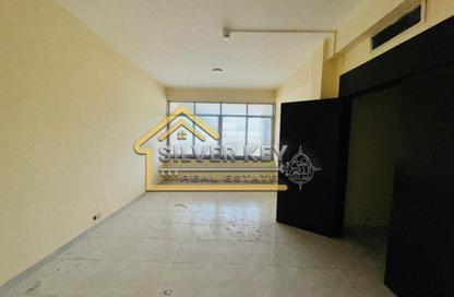Apartment - 3 Bedrooms - 2 Bathrooms for rent in Rolla Square - Rolla Area - Sharjah