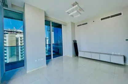 شقة - 2 غرف نوم - 3 حمامات للايجار في ويفز تاور - الخليج التجاري - دبي