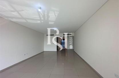 Apartment - 2 Bedrooms - 3 Bathrooms for rent in RAK Tower - Marina Square - Al Reem Island - Abu Dhabi