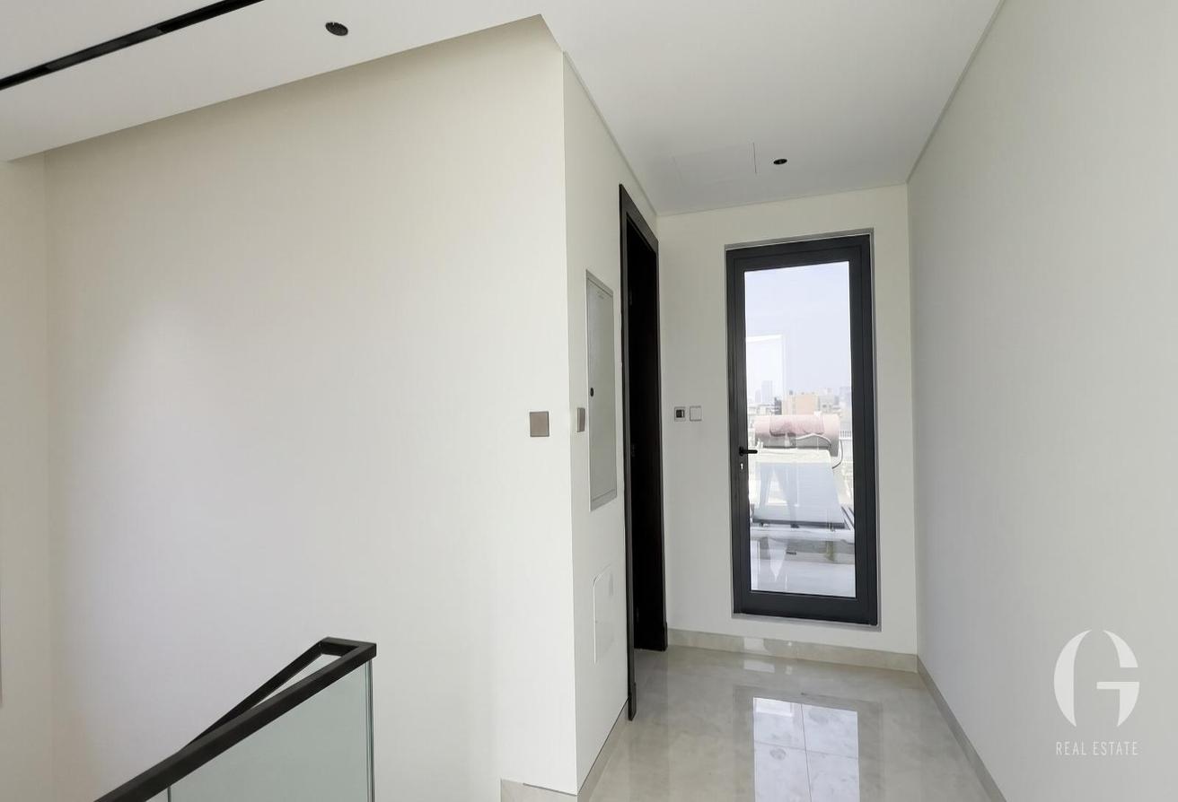 Well Maintained | Ready to Move | Spacious photo 13